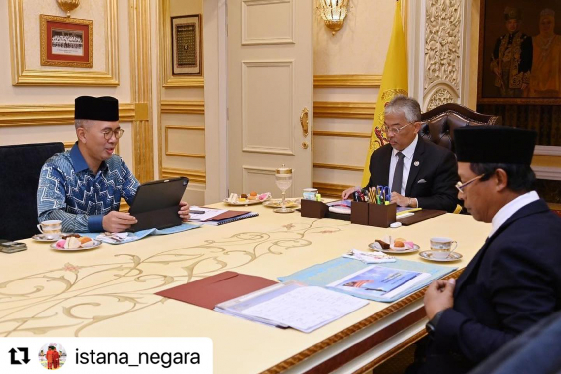 Menjunjung Kasih KDYMM Seri Paduka Baginda YDPA Di Istana Negara Bagi Sesi Pembentangan Tinjauan Ekonomi &amp; Fiskal Negara Tahun 2022